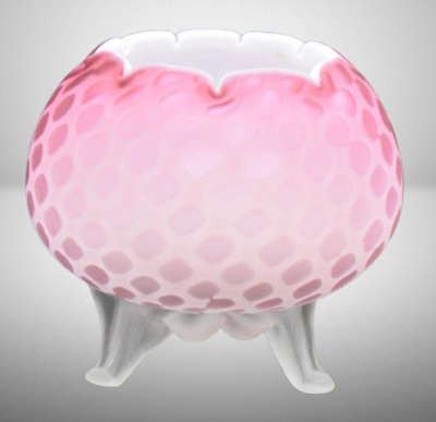 Mt. Washington Mother-of-Pearl ftd. rose bowl, Diamond Quilted