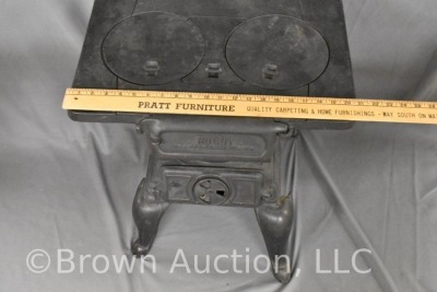 Rugby No. 223 Cast Iron stove, 22" tall x 21"w, cabrio legs - 9