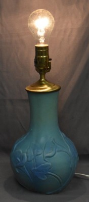 Van Briggle 14" tall table lamp, embossed Lilies design, turquoise - 7