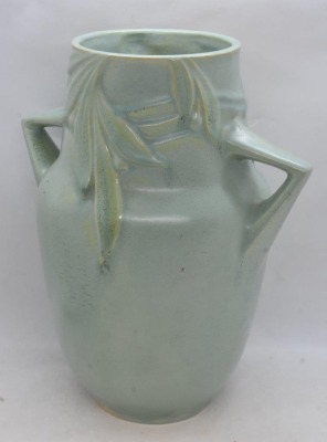 Roseville Velmoss 719-9" vase, green - 3