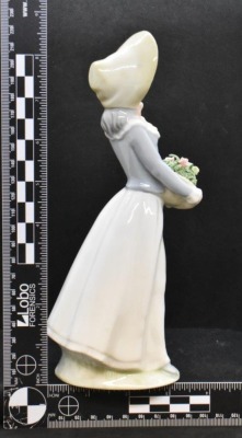 Tengra (Valencia, Spain) 8.5"h Girl w/ Bonnet and Flowers - 5