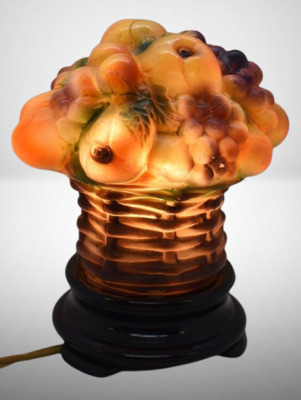 Tiffin glass puffy Basket of Fruit 8" lamp - works!