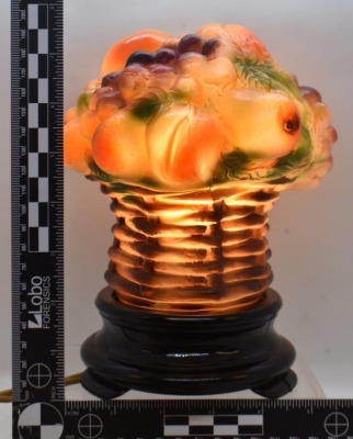 Tiffin glass puffy Basket of Fruit 8" lamp - works! - 4