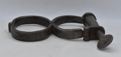 Iron forged handcuffs - 3