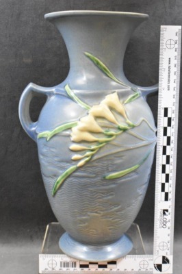 Roseville Freesia 127-12" vase, blue - 3