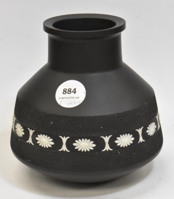 Wedgwood mid century modern Basalt 5.5" vase - 2