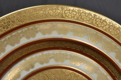 (5) Mrkd. Hutschenreuther Selb Bavaria 11"d plates, red and gold - 3