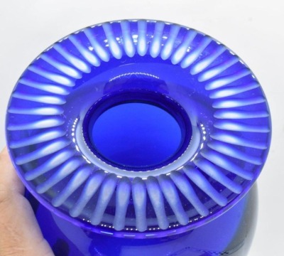 Mrkd. Tiffany and Co. 6" cobalt blue spittoon-shaped vase - 5