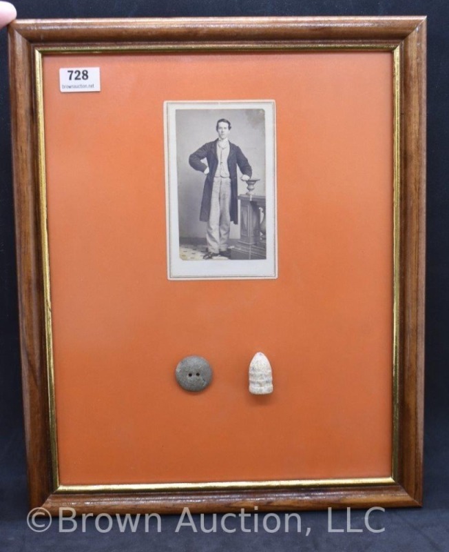 CDV photograph of Confederate enlistedman + Confederate trouser button (Wilson's Creek, MO) + 2-ring Confederate minie
