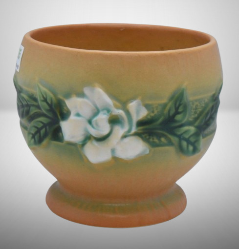 Roseville Gardenia 657-3" jardiniere, tan