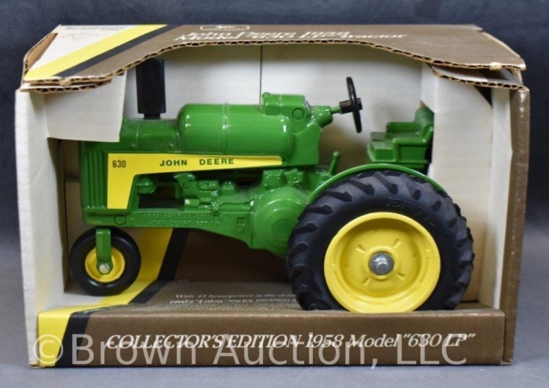 John Deere 1958 Model "630 LP" die-cast tractor, 1/16 scale, original box
