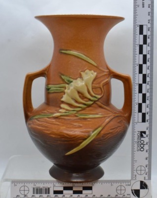 Roseville Freesia 122-8" vase, tangerine - 3