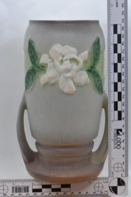 Roseville Gardenia 683-8" vase, gray - 3
