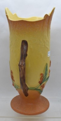 Roseville Bittersweet 885-10" vase, yellow - 2