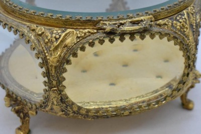 (3) Gold metal ormolu filigree jewelry boxes, various sizes - 30