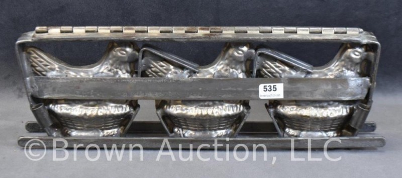 Hinged chocolate candy mold, Hens on nest