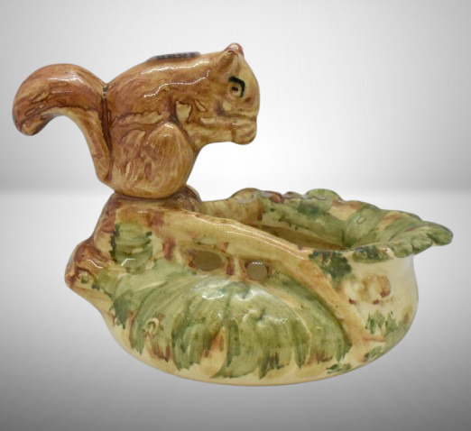 Weller Woodcraft figural squirrel on 2.5"h x 5"d bowl