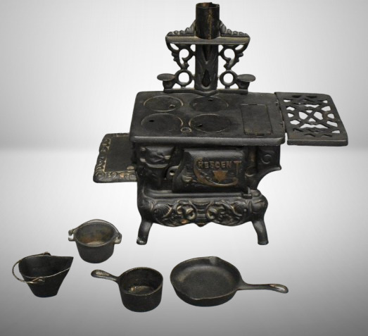 Cast Iron "Crescent" salesman sample stove + few accessories