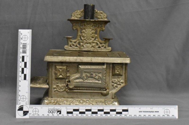 Cast Iron "Eagle" salesman sample stove + few accessories