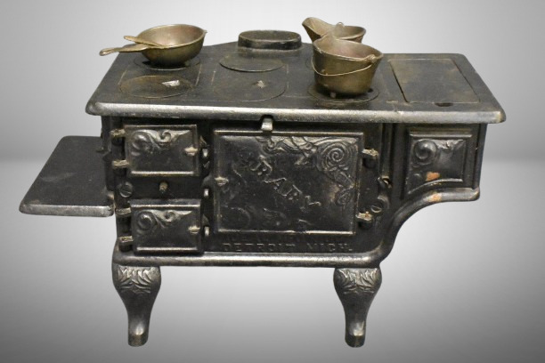 Cast Iron "Baby" salesman sample stove + few accessories