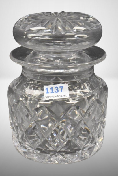 Mrkd. Stuart England Crystal 4.5" lidded candy jar
