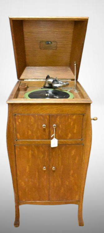 Oak Victrola Victor Talking Machine, floor model, VV-80, #34189 - works!