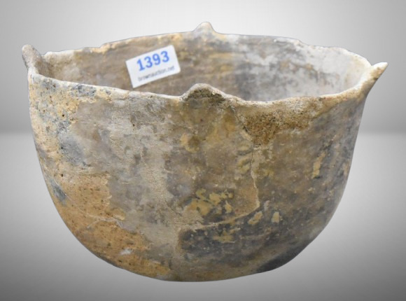 Pre-Columbian Native American Indian 3"h pot