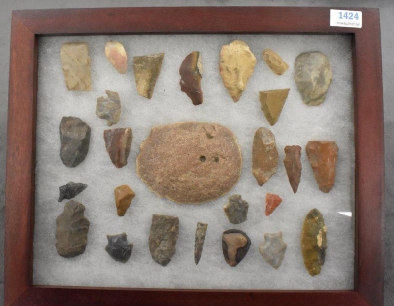 (26) Native American artifacts incl. points, stone tools, etc.