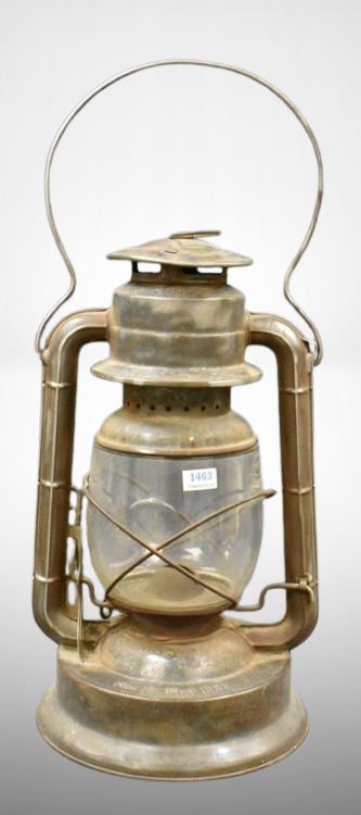 Dietz No. 2 D-Lite railroad kerosene lantern