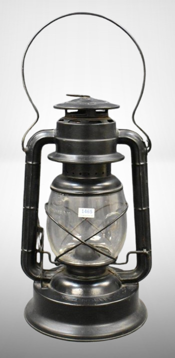 Dietz No. 2 D-Lite railroad kerosene lantern