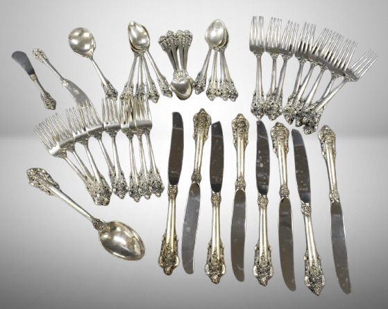 Set of Wallace Grande Baroque sterling silver 40 pc. flatware - 1611 grams total (without any hollow handle weights)