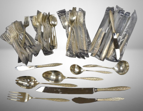 Wallace Spanish Lace sterling silver 41 pc. flatware set, Service for 8 - 1,273 gr. total (without any hollow handle weights)