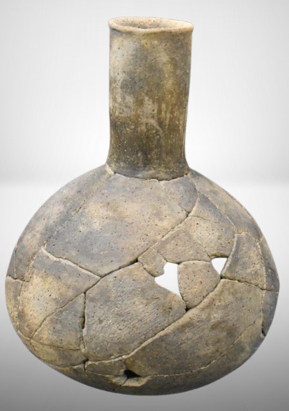 Pre-Columbian Native American Indian 7"h water vessel/ bottle