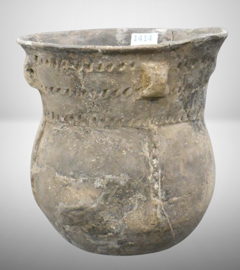 Pre-Columbian Native American pot