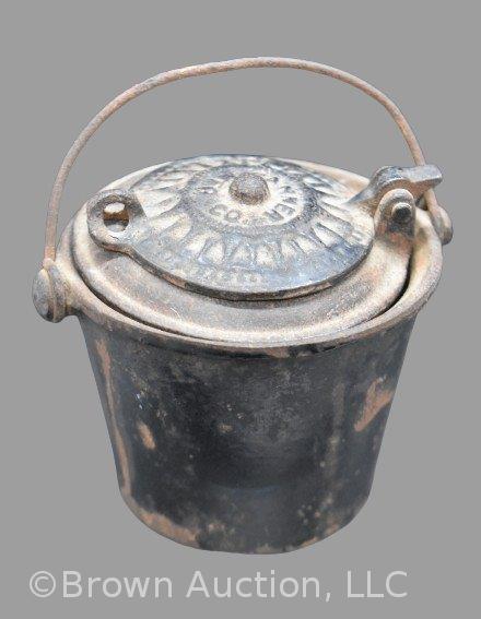Miniature Farney Co. Cast Iron pot w/ hinged lid