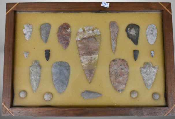Display of Native American Indian lithic artifacts incl. spear point arrowheads, etc.