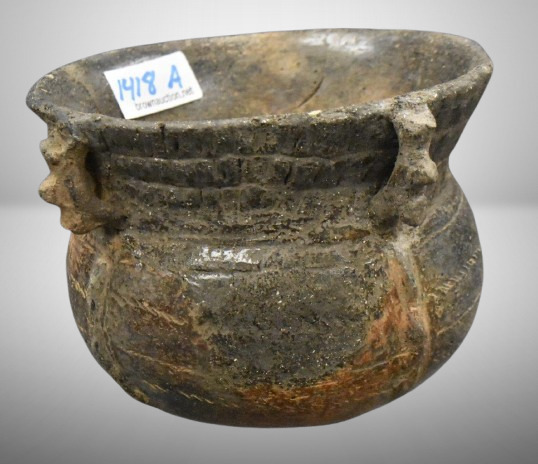 Pre-Columbian Native American Indian pot