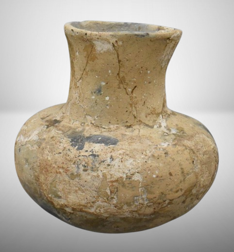 Pre-Columbian Native American 5"h water vessel/ bottle