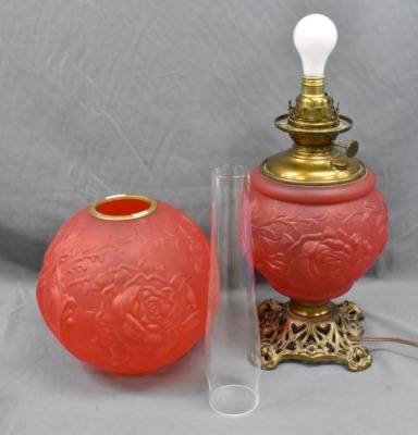 Red satin glass Raised Roses Gone with the Wind lamp - 6