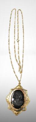 Antique French Cameo necklace, black set in pretty gold frame work - 2
