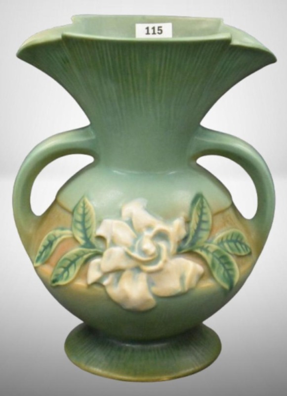 Roseville Gardenia 684-8" vase, green
