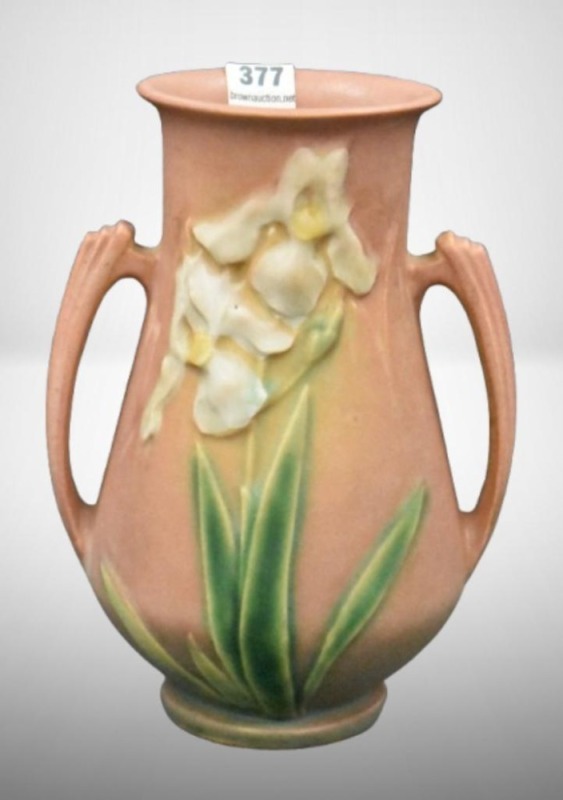 Roseville Iris 916-6" vase, pink