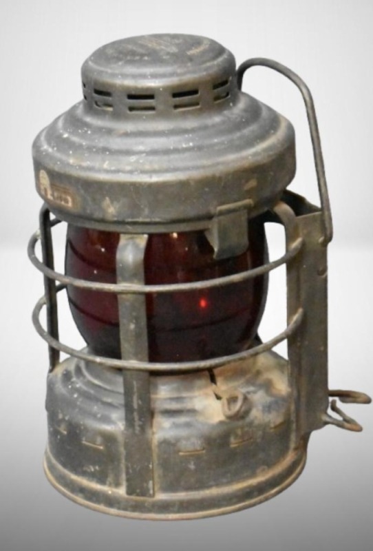 Embury Luck-E-Lite No. 25 barricade/truck lantern, red globe