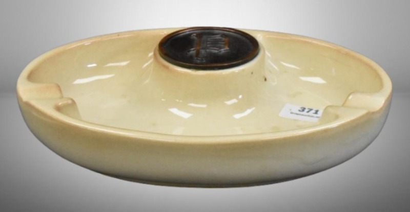 Roseville "The Hyde Park" No. 1950 cream colored ashtray