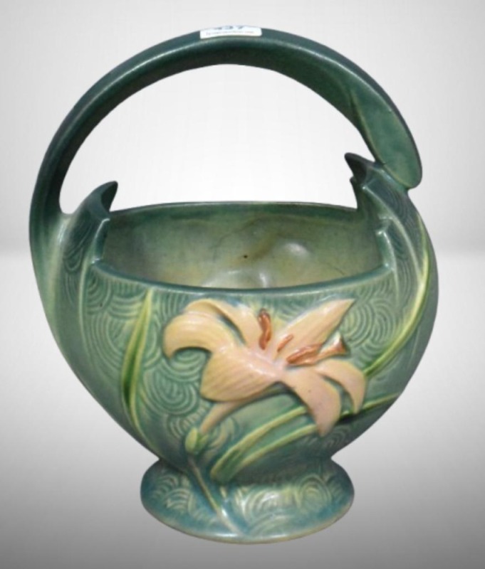 Roseville Zephyr Lily 393-7" baseket, green