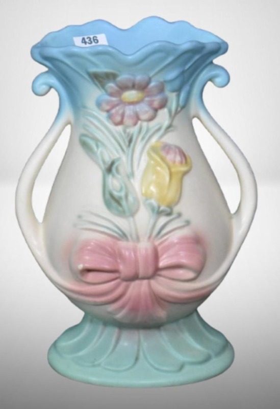 Hull Bow Knot B-7-8.5" vase
