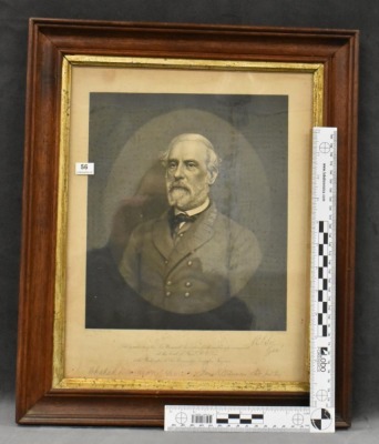 Framed picture of Gen. Robert E. Lee w/ info and signatures at bottom - 9