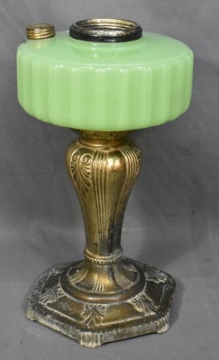 (2) Aladdin Model B Majestic lamps, green and white moonstone - 4