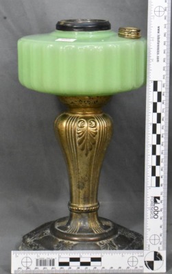 (2) Aladdin Model B Majestic lamps, green and white moonstone - 8
