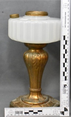 (2) Aladdin Model B Majestic lamps, green and white moonstone - 15